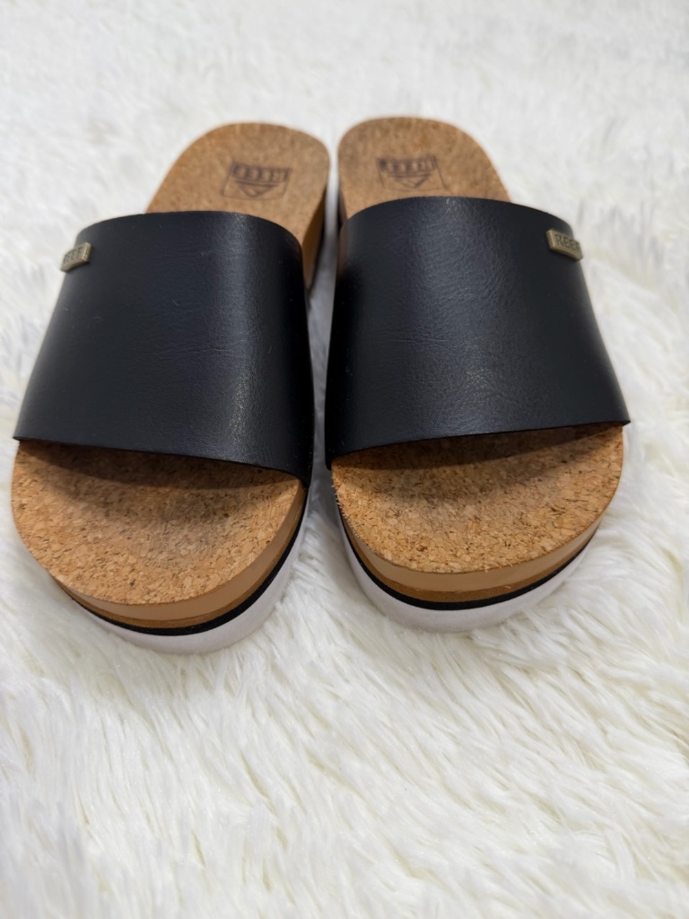 Reef | Women's 7 Cushion Scout Hi Black Faux Leather Wedge Sandals Slides Shoes - Picture 3 of 8